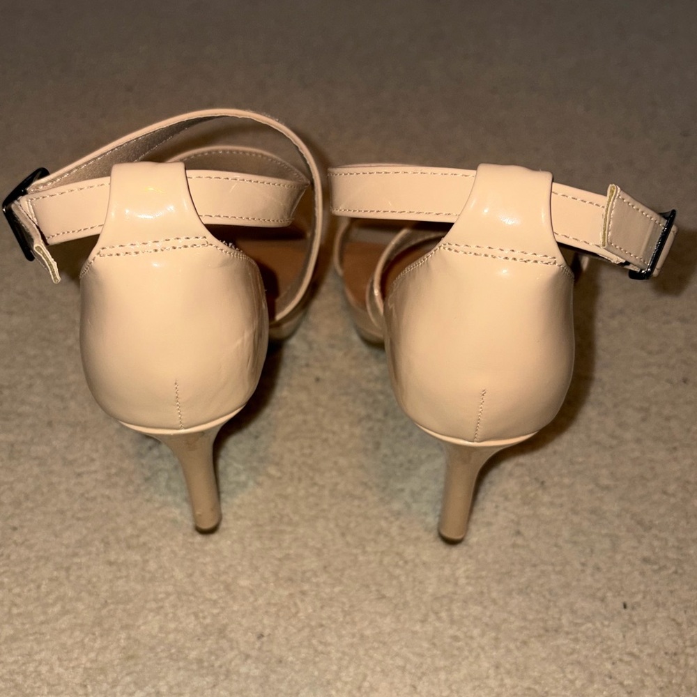 Elegant Nude Strappy Heels - Picture 4 of 6